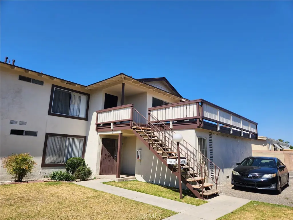 Quadruplex for rent at 212 S Delano, Anaheim, CA featuring 2 beds and 1 bath