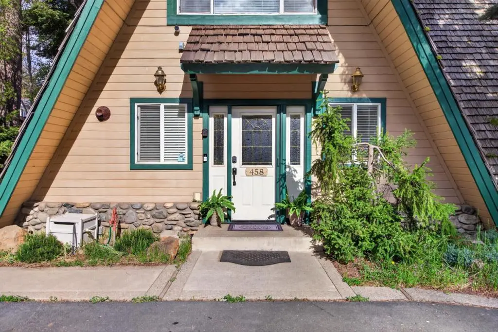 458 Peninsula Drive, Lake Almanor, CA — listing photo 1