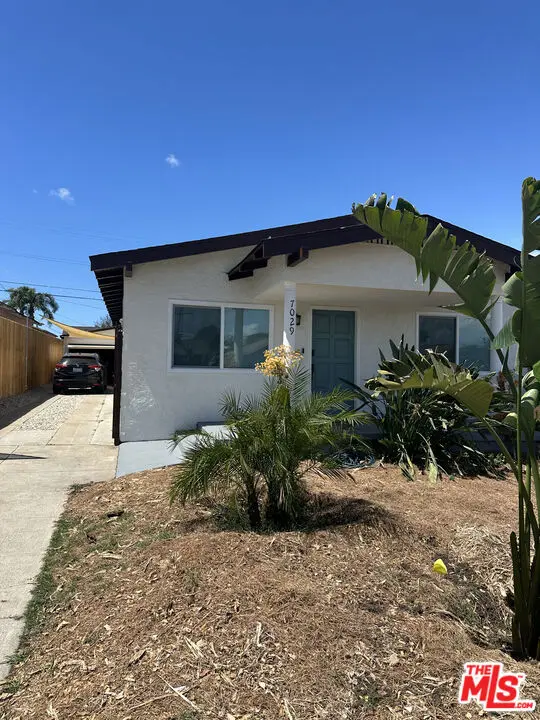 Single Family Residence for rent at 7029 4th Avenue, Los Angeles, CA featuring 2 beds and 1 bath