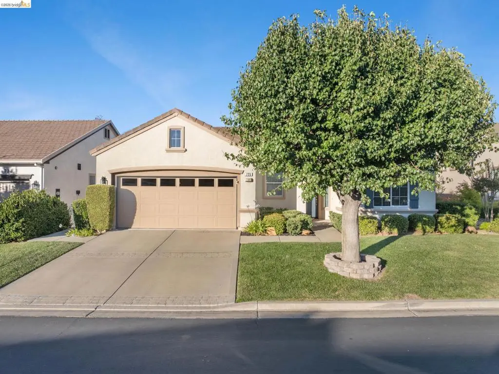 Single Family Residence for sale at 725 Richardson Drive, Brentwood, CA featuring 2 beds and 2 baths