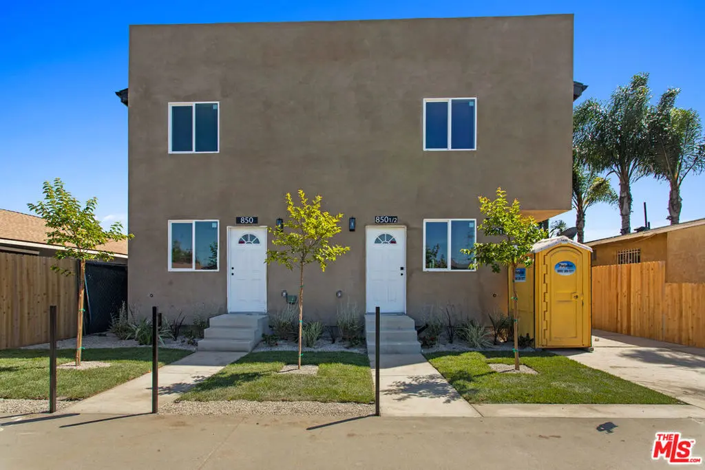 Residential Lease for rent at 442 E 118th Street, Los Angeles, Los Angeles County, CA featuring 16 beds and 9 baths