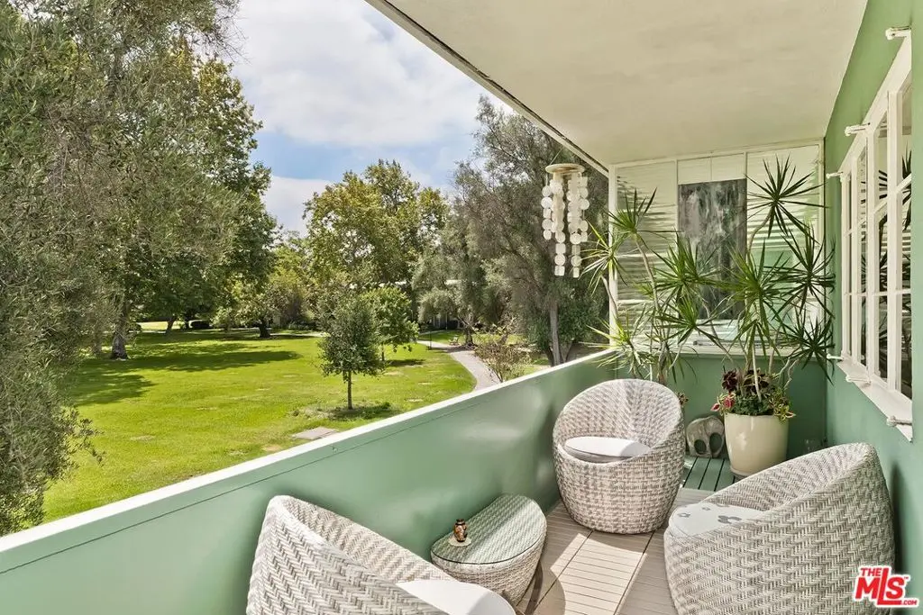 Condominium for sale at 5587 1/2 Village, Los Angeles, CA featuring 1 bed and 1 bath
