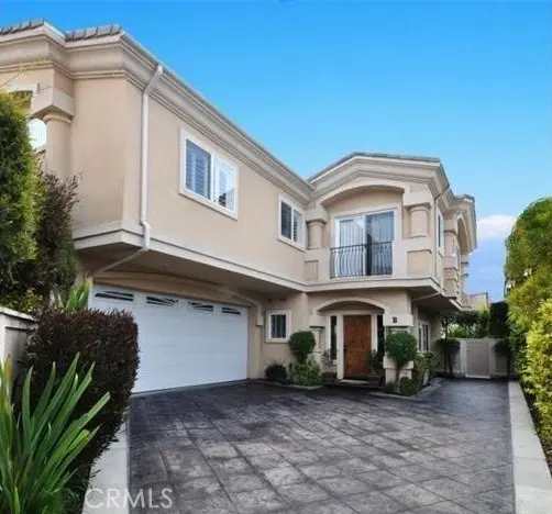 Residential Lease for rent at 2310 Voorhees Avenue B, Redondo Beach, Los Angeles County, CA featuring 4 beds and 3 baths