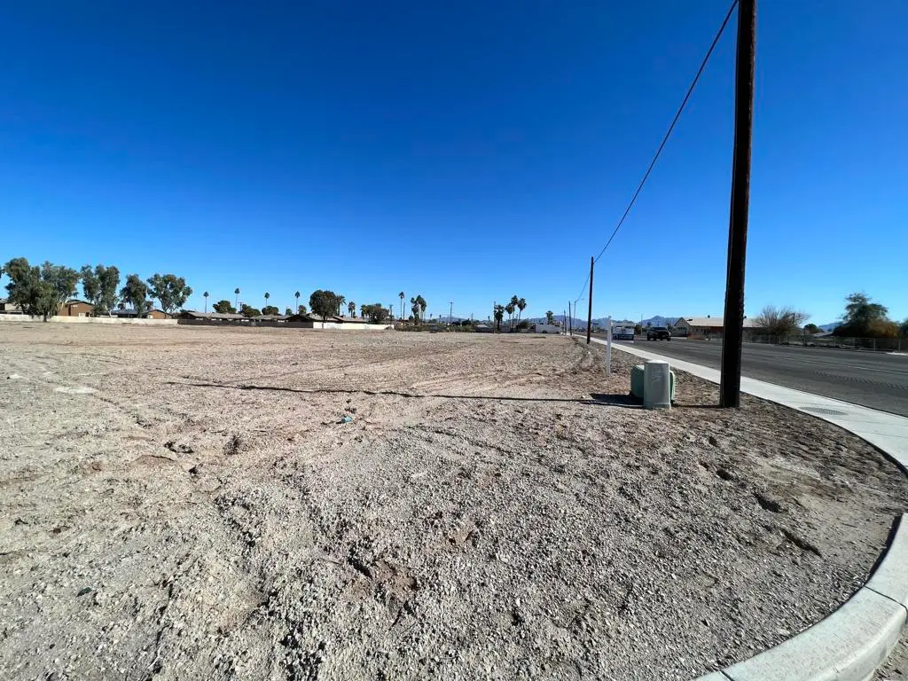 1367 Hobsonway, Blythe, CA — listing photo 1