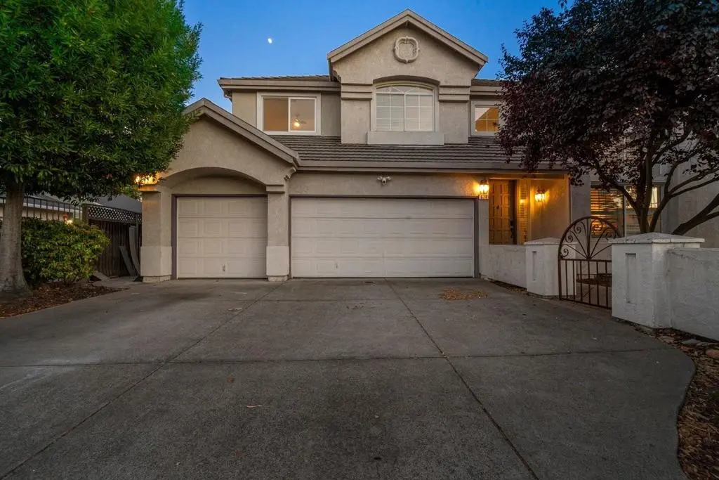 Single Family Residence for sale at 674 W Sunnyoaks Avenue, Campbell, CA featuring 5 beds and 3 baths