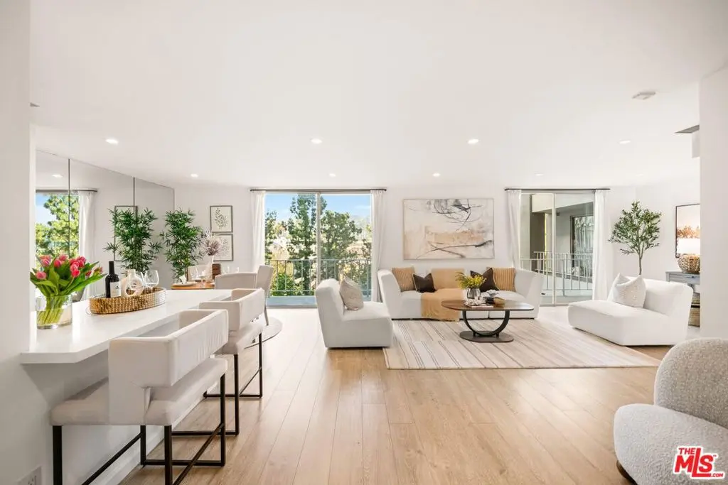 Condominium for sale at 100 S Doheny Drive 514, Los Angeles, CA featuring 1 bed and 2 baths