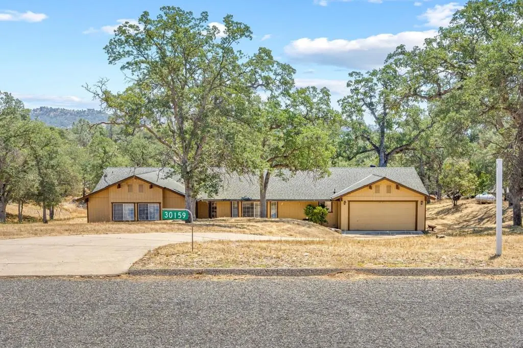 30159 Horseshoe Drive, Coarsegold, CA — listing photo 1