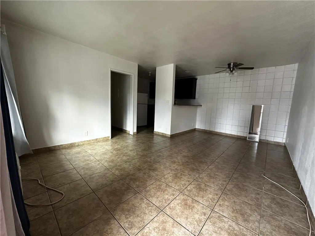 Residential Lease for rent at 120 E Pine J, Santa Ana, Orange County, CA featuring 1 bed and 1 bath