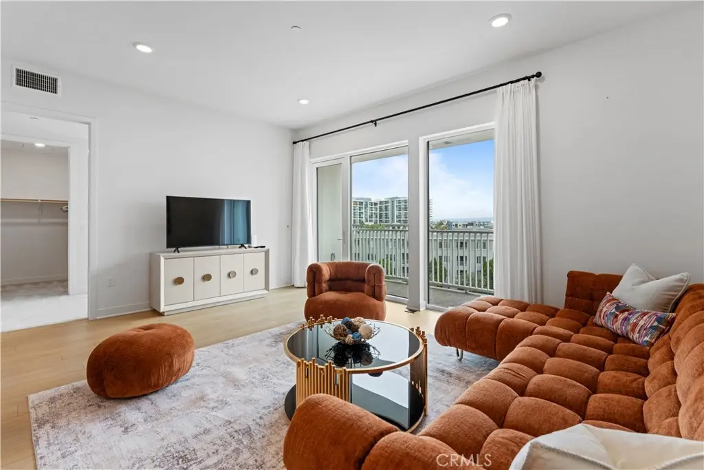 Condominium for rent at 2602 Rivington, Irvine, CA featuring 3 beds and 3 baths