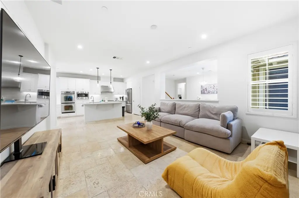 Residential Lease for rent at 37 Roycroft, Irvine, Orange County, CA featuring 3 beds and 4 baths
