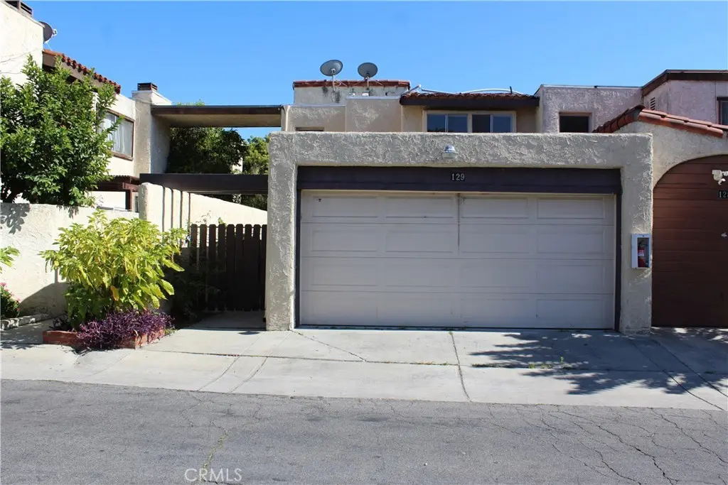 8800 Kester Avenue 129, Panorama City, CA — listing photo 1