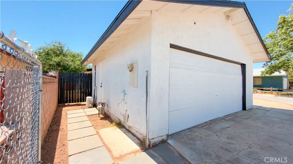 Residential Lease for rent at 45007 Logue Court, Lancaster, Los Angeles County, CA and 1 bath