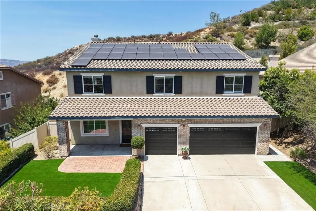 Single Family Residence for sale at 36176 Darcy Place, Murrieta, CA featuring 5 beds and 3 baths