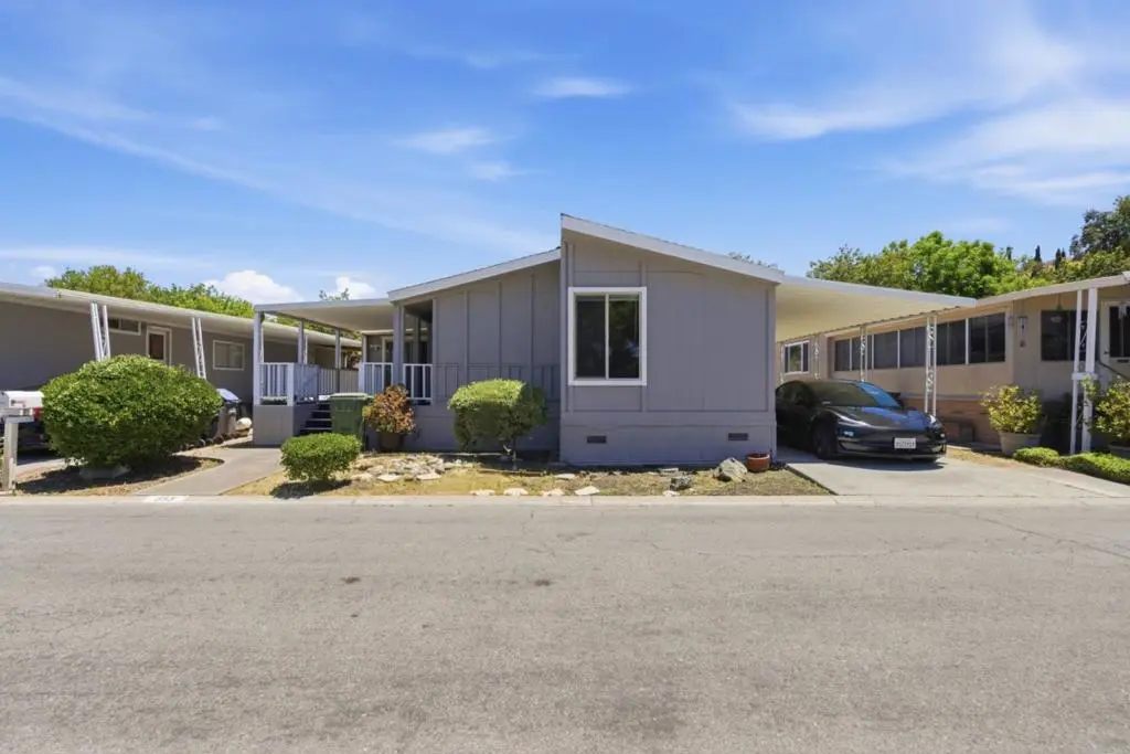 353 Millpond Drive 353, San Jose, CA — listing photo 1