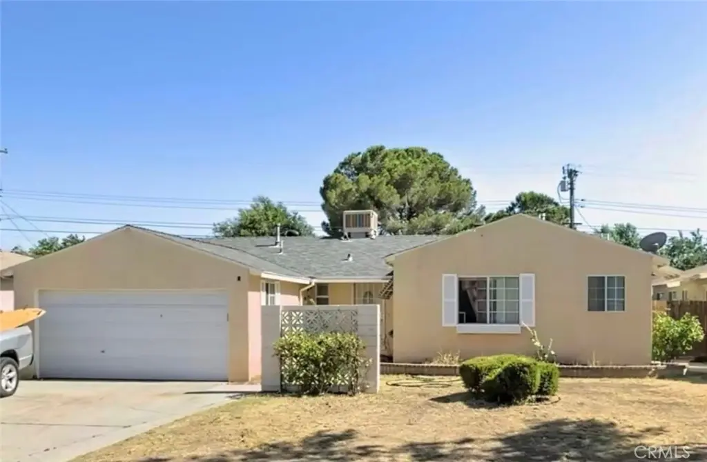 1406 W Kettering, Lancaster, CA — listing photo 1
