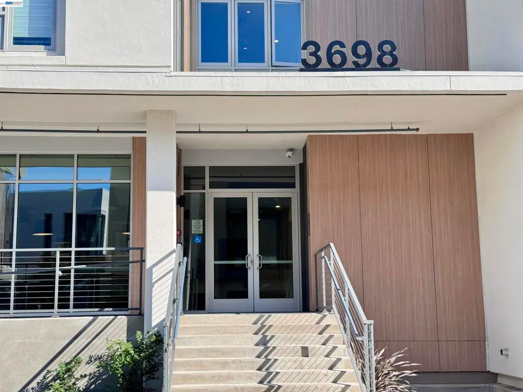Condominium for sale at 3698 Vision Cmn 521, Fremont, CA featuring 2 beds and 2 baths