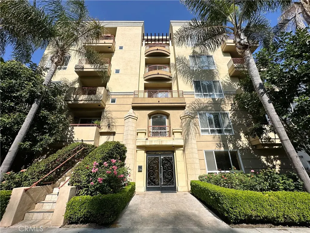 320 S Willaman Drive 402, Los Angeles, CA — listing photo 1