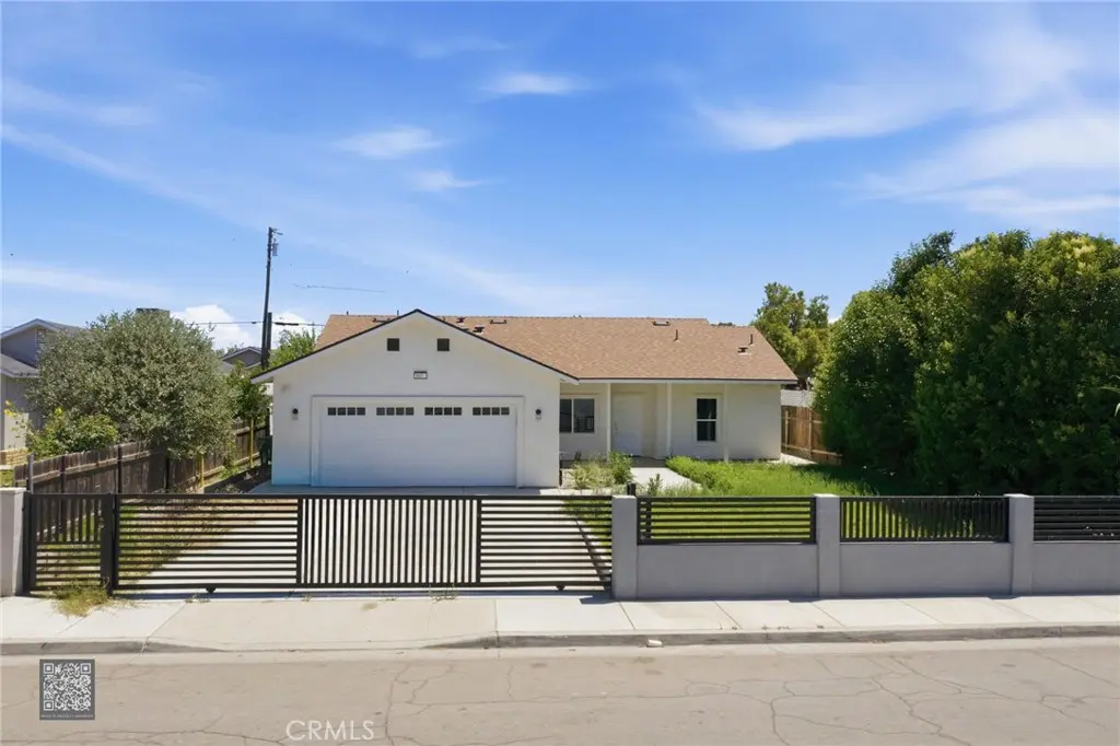 805 Lawson, Bakersfield, CA — listing photo 1