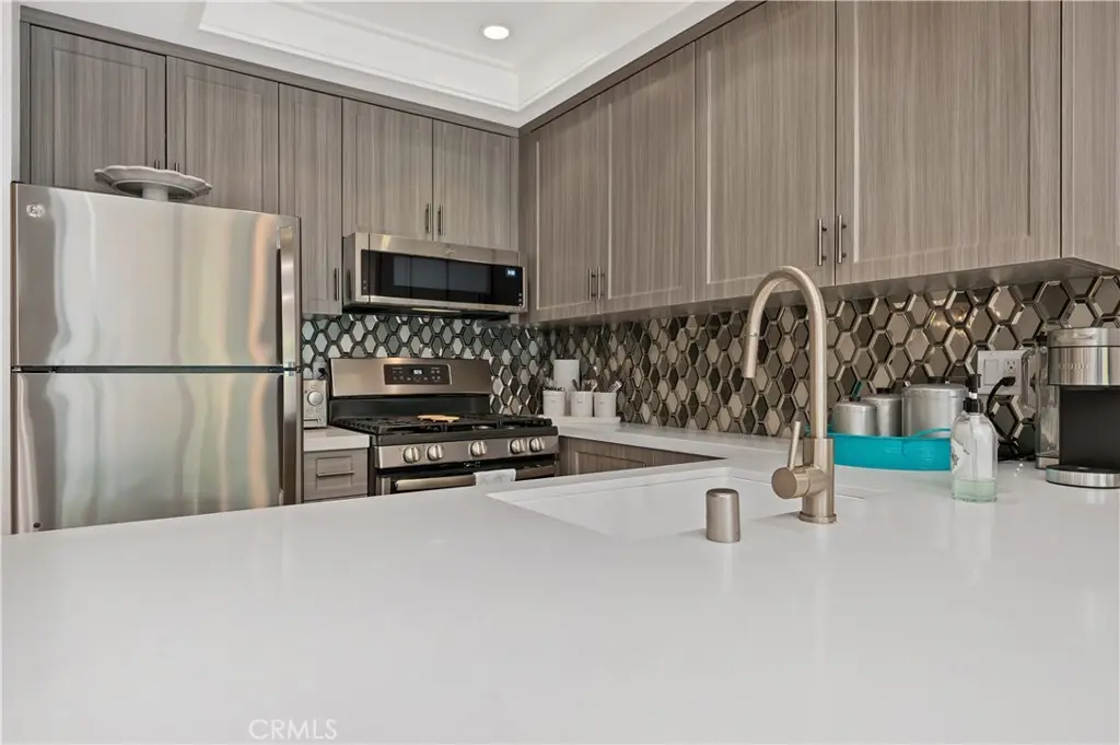 Residential Lease for rent at 17082 Pacific Coast Highway 102, Huntington Beach, Orange County, CA featuring 1 bed and 1 bath