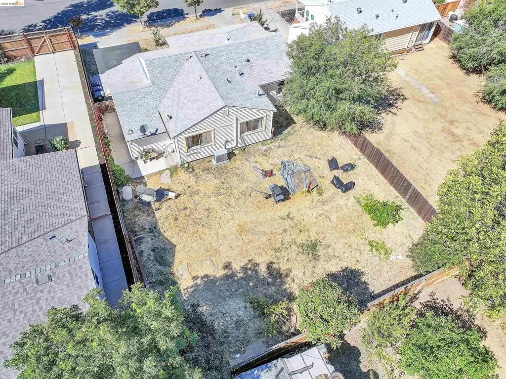 Single Family Residence for sale at 93 Atherton Ave, Pittsburg, CA featuring 3 beds and 1 bath