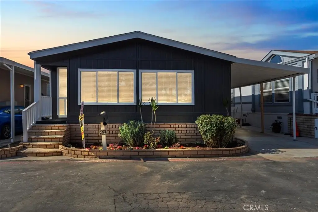 Manufactured In Park for sale at 201 Road Runner Lane, Fountain Valley, CA featuring 3 beds and 2 baths
