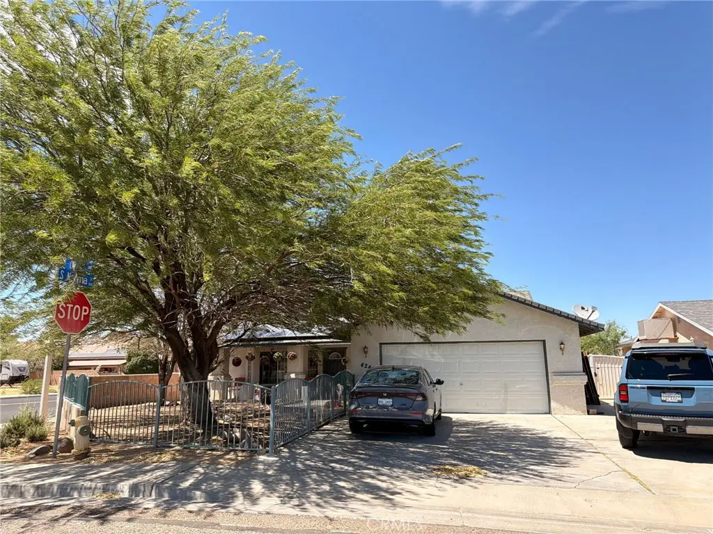 424 Olive, Ridgecrest, CA — listing photo 1