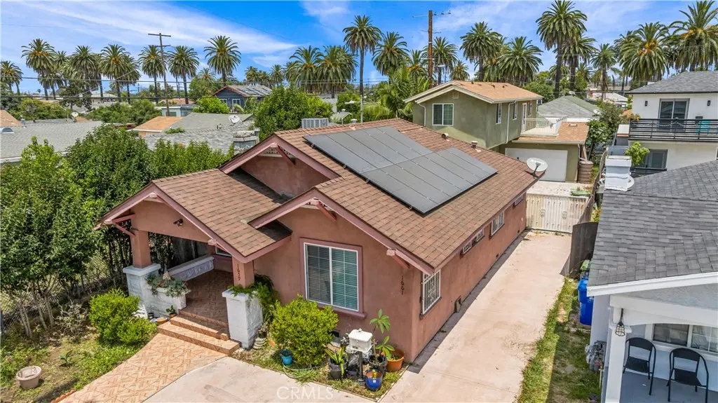 Single Family Residence for sale at 1659 W 39th Street, Los Angeles, CA featuring 6 beds and 6 baths