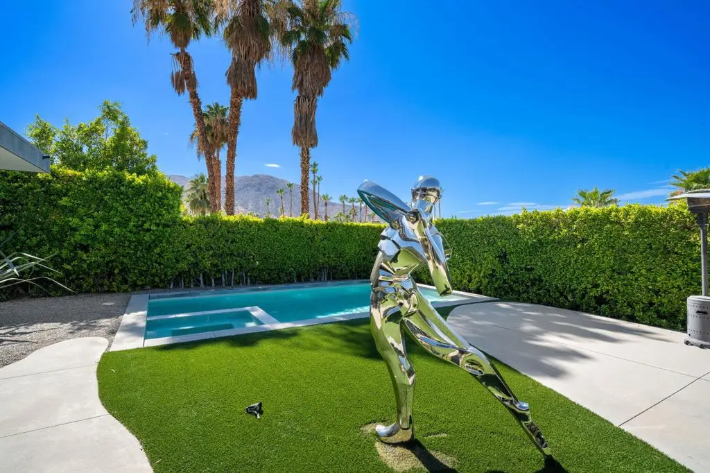 Single Family Residence for rent at 72975 Willow Street, Palm Desert, CA featuring 3 beds and 4 baths