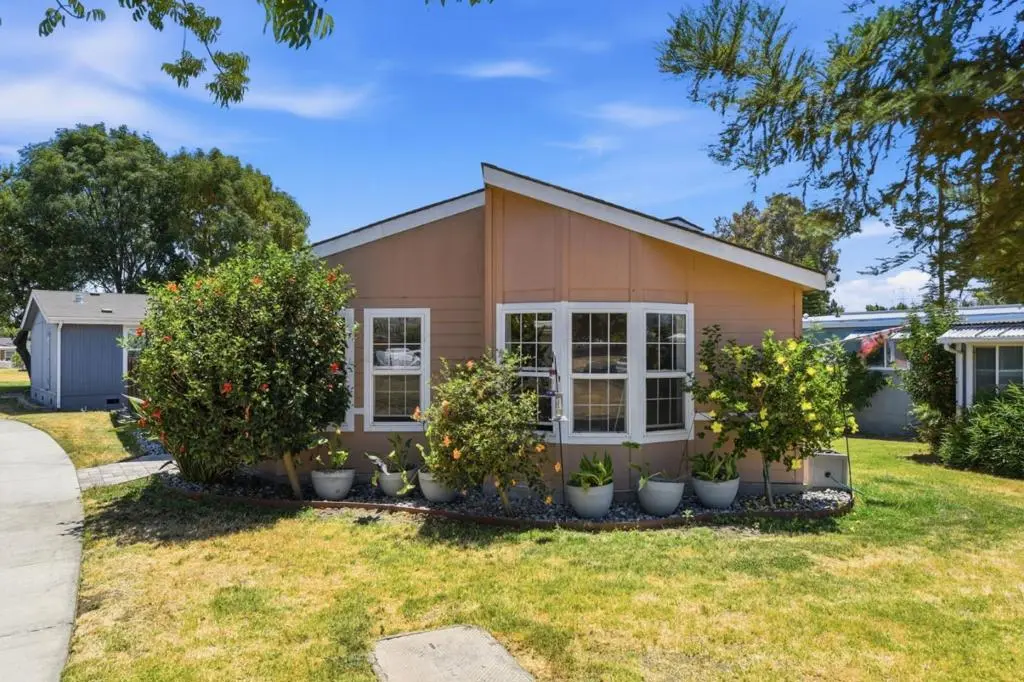 Manufactured In Park for sale at 44 Eagle Green 44, Fremont, CA featuring 3 beds and 2 baths