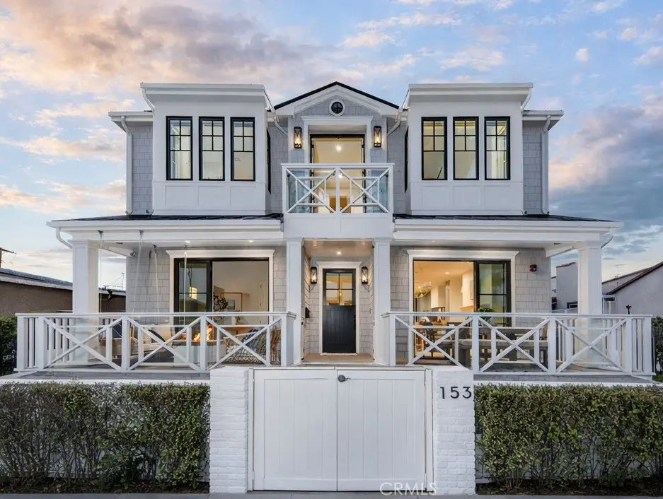 Single Family Residence for rent at 153 Granada Avenue, Long Beach, CA featuring 5 beds and 4 baths