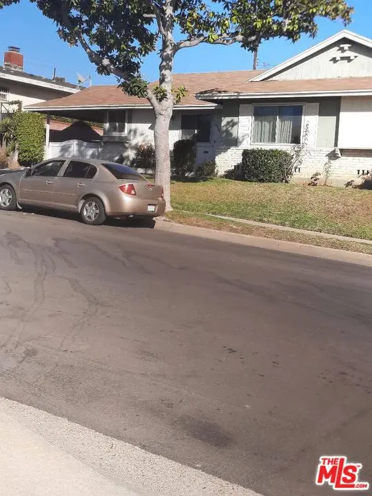 10404 S 3rd Avenue, Inglewood, CA — listing photo 1