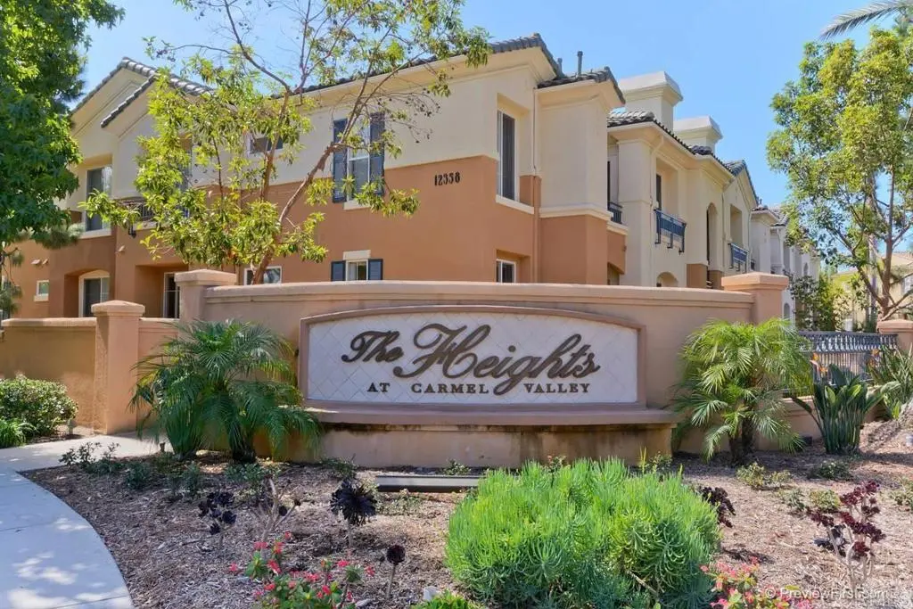 Condominium for rent at 12372 Carmel Country Road 203, San Diego, CA featuring 2 beds and 2 baths