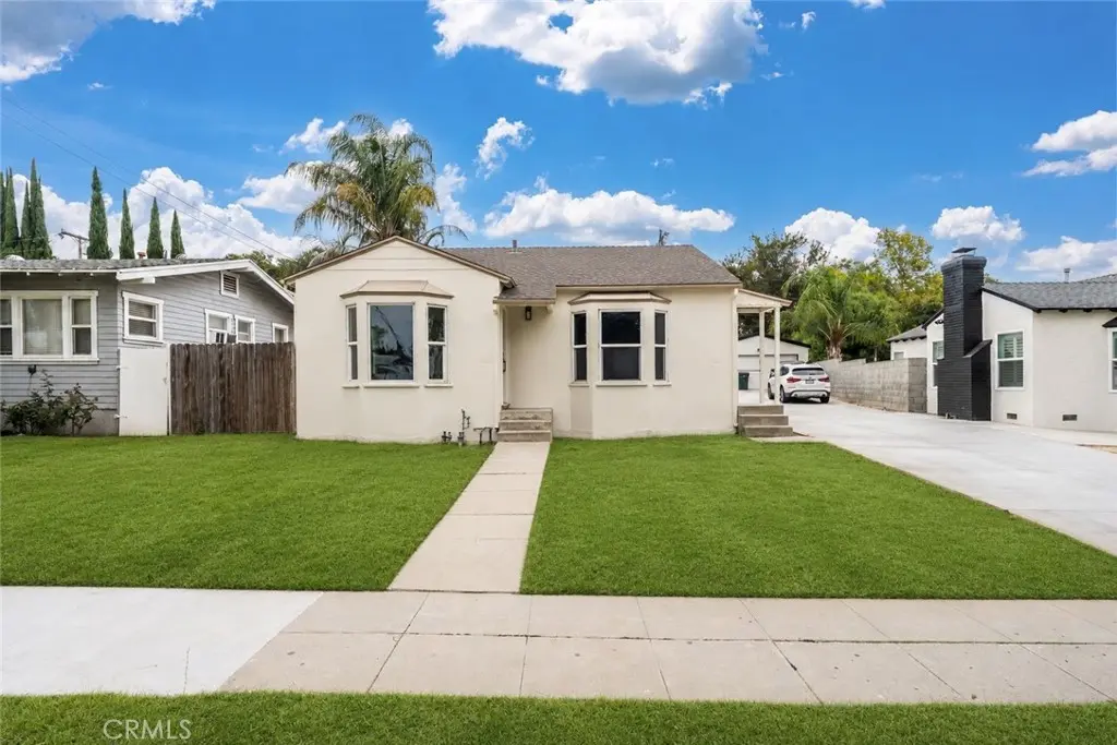 Residential Lease for rent at 6220 Magnolia Avenue, Whittier, Los Angeles County, CA featuring 2 beds and 1 bath