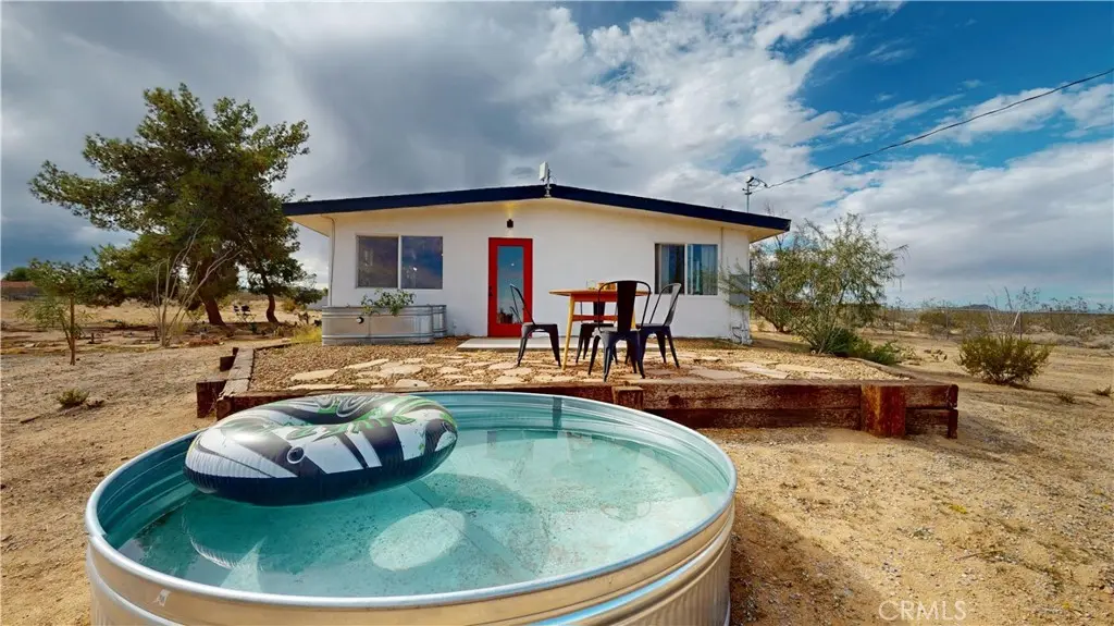1271 Dakota, Landers, CA — listing photo 1