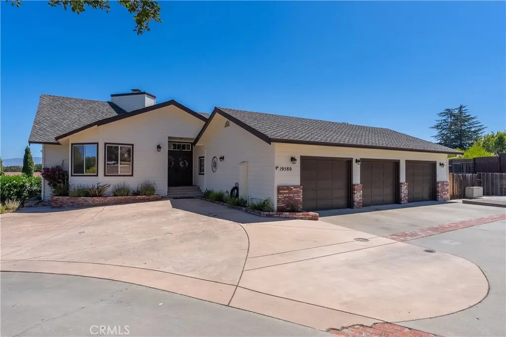 19580 Redding, Salinas, CA — listing photo 1