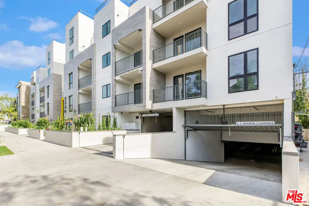 5320 Cartwright Avenue PH506, North Hollywood, CA — listing photo 1