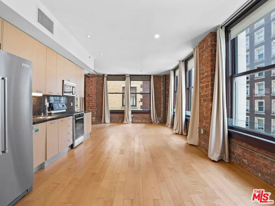 Residential Lease for rent at 460 S Spring Street 512, Los Angeles, Los Angeles County, CA featuring 1 bed and 1 bath