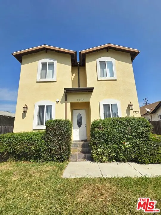 Residential Lease for rent at 1719 W 39th Pl, Los Angeles, Los Angeles County, CA featuring 5 beds and 3 baths
