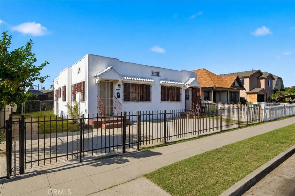 Duplex for sale at 947 W 60th, Los Angeles, CA