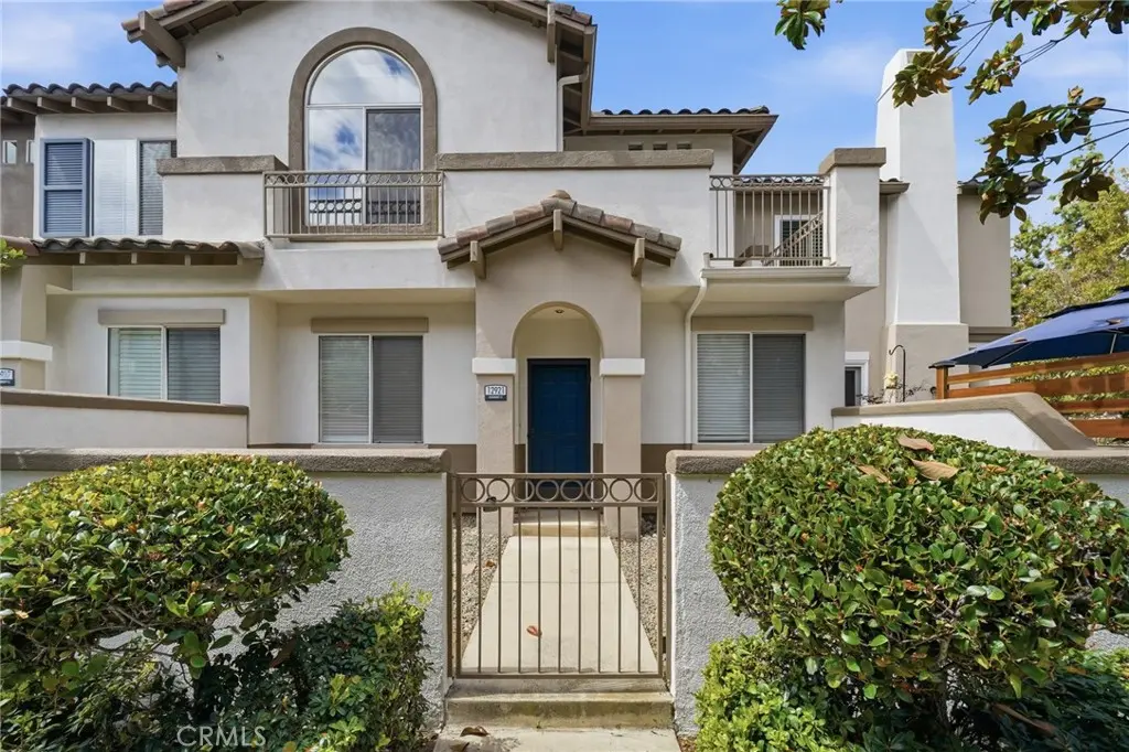 Townhouse for rent at 12921 Ternberry Court, Tustin, CA featuring 3 beds and 3 baths
