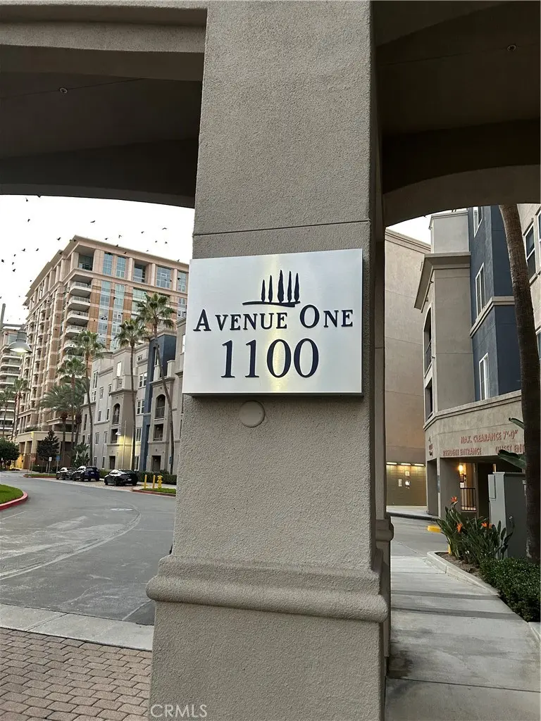Condominium for sale at 1356 Scholarship, Irvine, CA featuring 2 beds and 2 baths