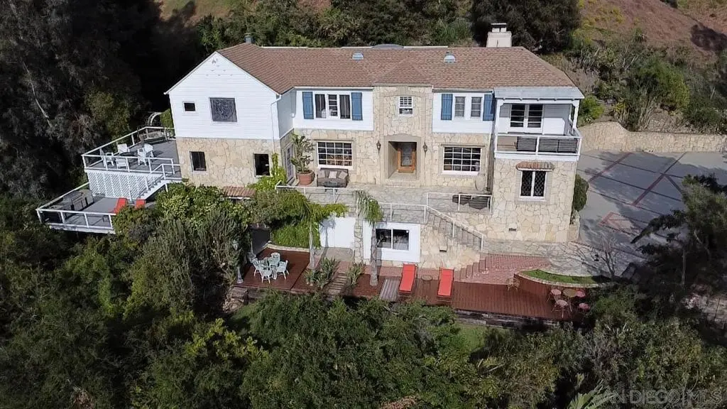 Residential Lease for rent at 2400 Benedict Canyon Dr, Beverly Hills, Los Angeles County, CA featuring 6 beds and 4 baths