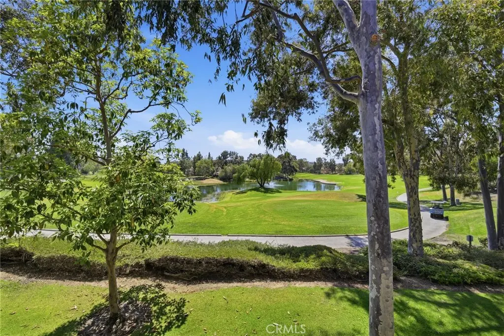Condominium for sale at 16 Via Solaz, Rancho Santa Margarita, CA featuring 1 bed and 1 bath