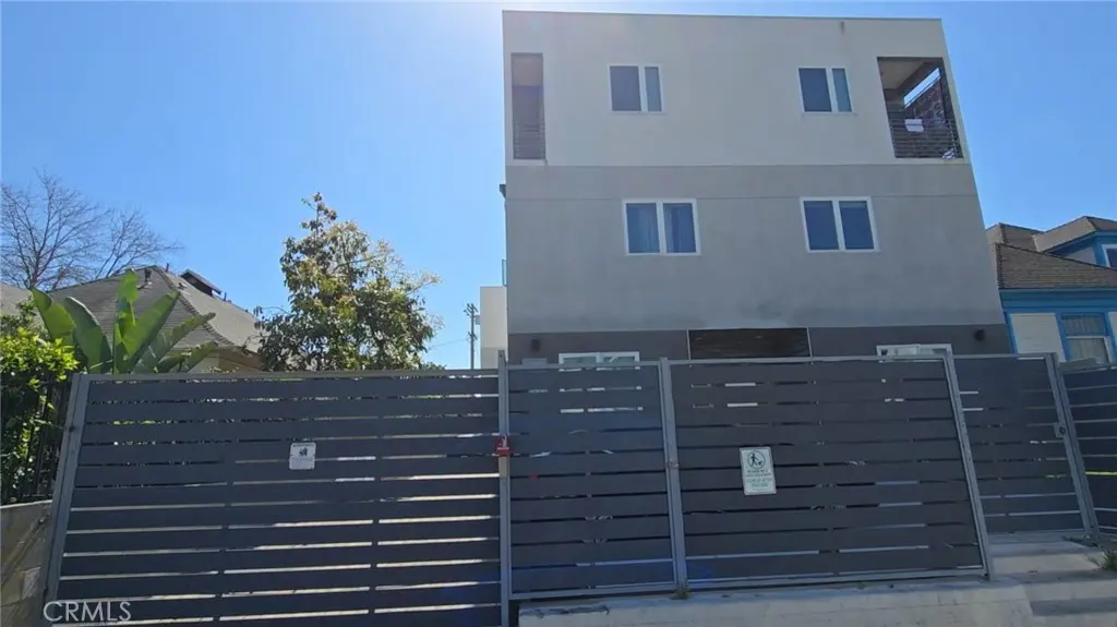 Residential Lease for rent at 2250 W 14th, Los Angeles, Los Angeles County, CA featuring 16 beds and 16 baths