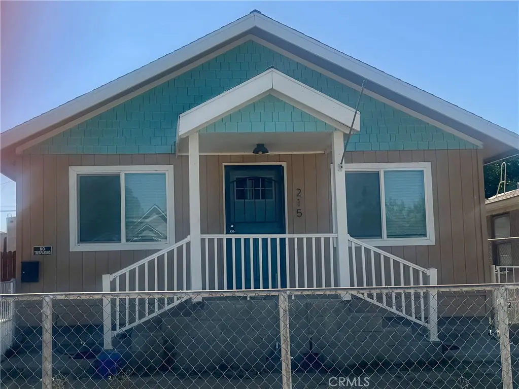 Single Family Residence for sale at 215 Monroe, Taft, CA featuring 2 beds and 1 bath