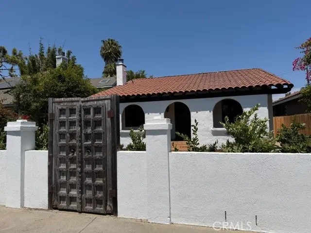 Residential Lease for rent at 3754 Mountain View Avenue, Los Angeles, Los Angeles County, CA featuring 3 beds and 2 baths