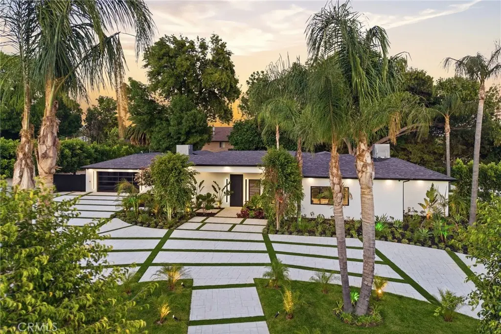 8400 White Oak, Northridge, CA — listing photo 1