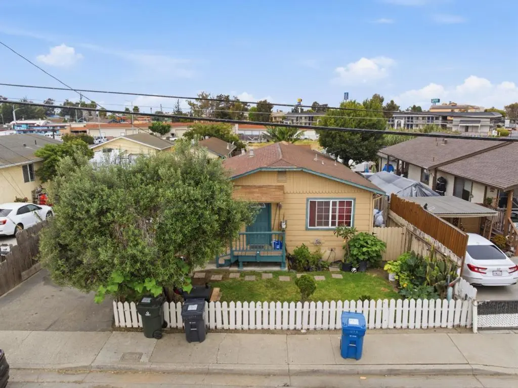 Triplex for sale at 127 N Madeira Avenue, Salinas, CA