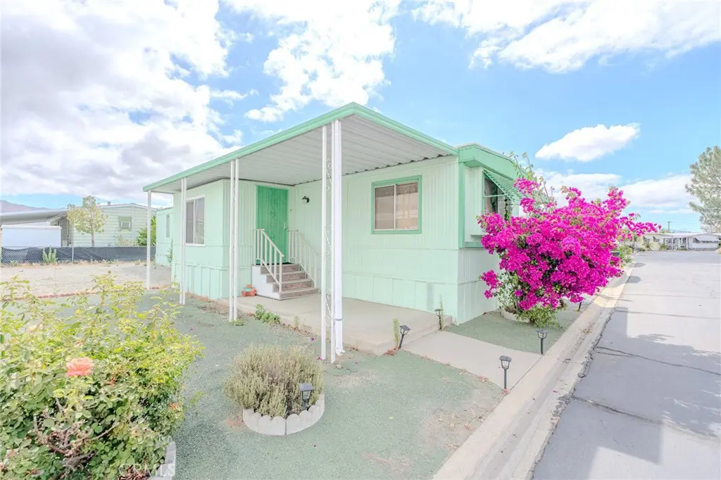 Manufactured In Park for sale at 1499 Old Mountain Avenue 96, San Jacinto, CA featuring 2 beds and 2 baths
