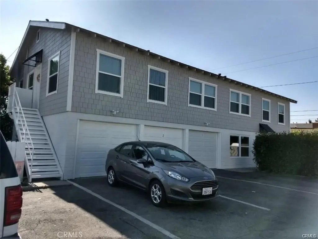 Residential Lease for rent at 449 E Puente Street 2, Covina, Los Angeles County, CA featuring 2 beds and 1 bath